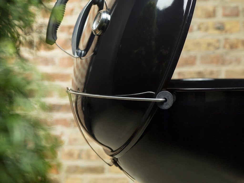Weber Master-Touch Charcoal Grill, 22-Inch, Black – Premium Outdoor BBQ Grill with Tuck-Away Lid Holder & One‑Touch™ Cleaning System, Porcelain‑Enameled Kettle