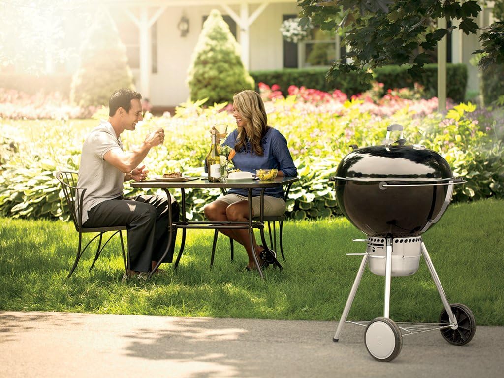 Weber Master-Touch Charcoal Grill, 22-Inch, Black – Premium Outdoor BBQ Grill with Tuck-Away Lid Holder & One‑Touch™ Cleaning System, Porcelain‑Enameled Kettle