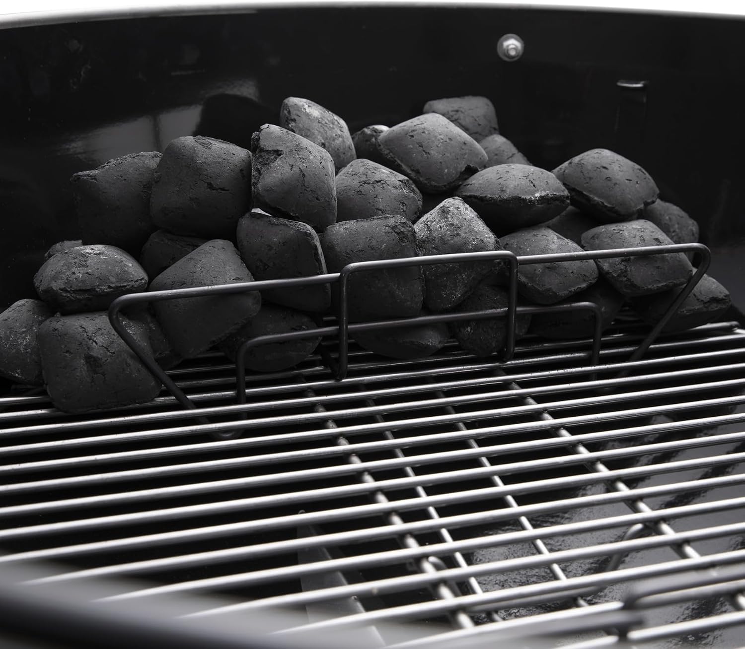 Weber Master-Touch Charcoal Grill, 26-Inch, Black – Premium Outdoor BBQ Grill with Tuck-Away Lid Holder & One‑Touch™ Cleaning System, Porcelain‑Enameled Kettle
