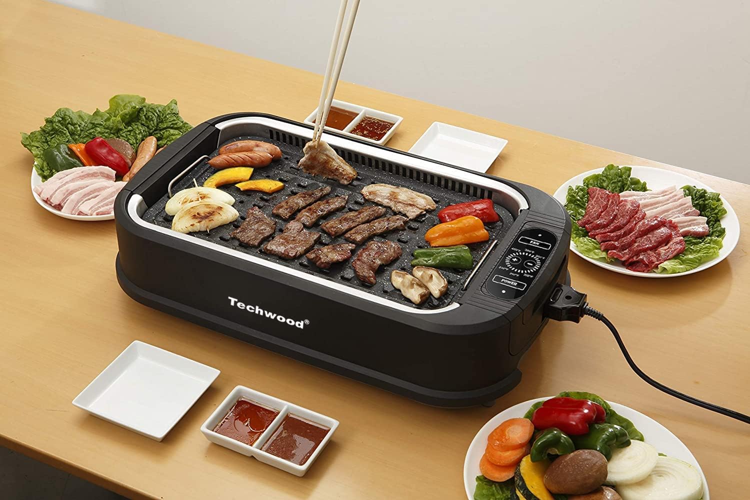 Techwood Indoor Grill Smokeless Grill, Electric Korean BBQ Grill with Glass Lid, Turbo Smoke Extractor Technology, Dishwasher-Safe Drip Tray & Nonstick Grilling Removable Plate, Black, 1500W