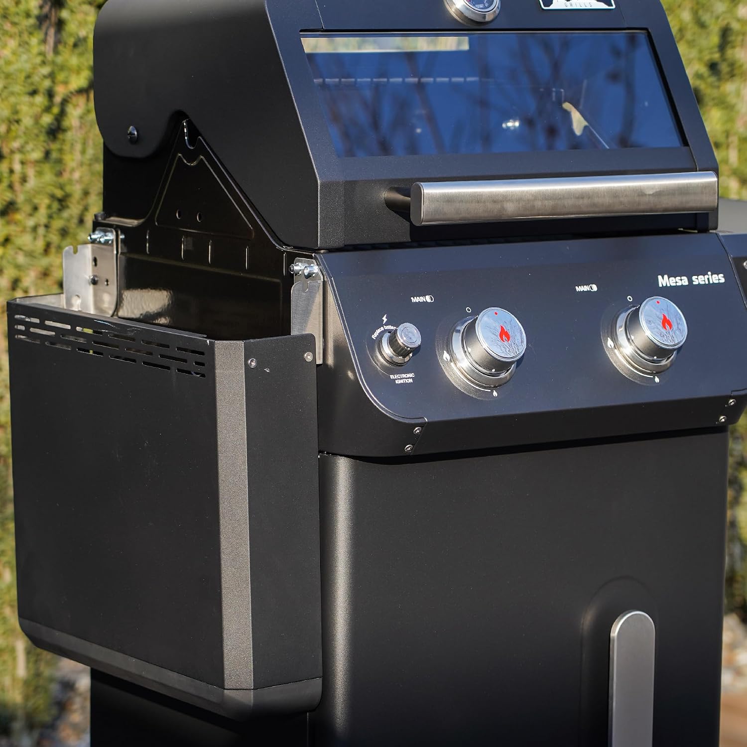 Monument Grills 2-Burner Stainless Steel Liquid Propane Gas Grill, Two Foldable Shelves Patio Garden Barbecue Grill with Clearview® Lid, Knob Control Mesa220, Black
