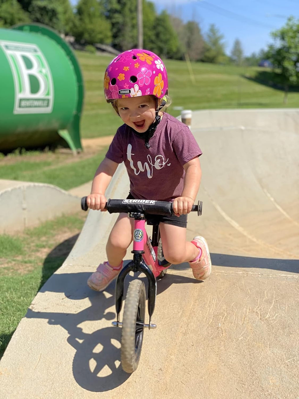 Strider 12' Sport Bike - No Pedal Balance Bicycle for Kids 1 to 4 Years - Includes Safety Pad, Padded Seat, Mini Grips & Flat-Free Tires - Tool-Free Assembly & Adjustments