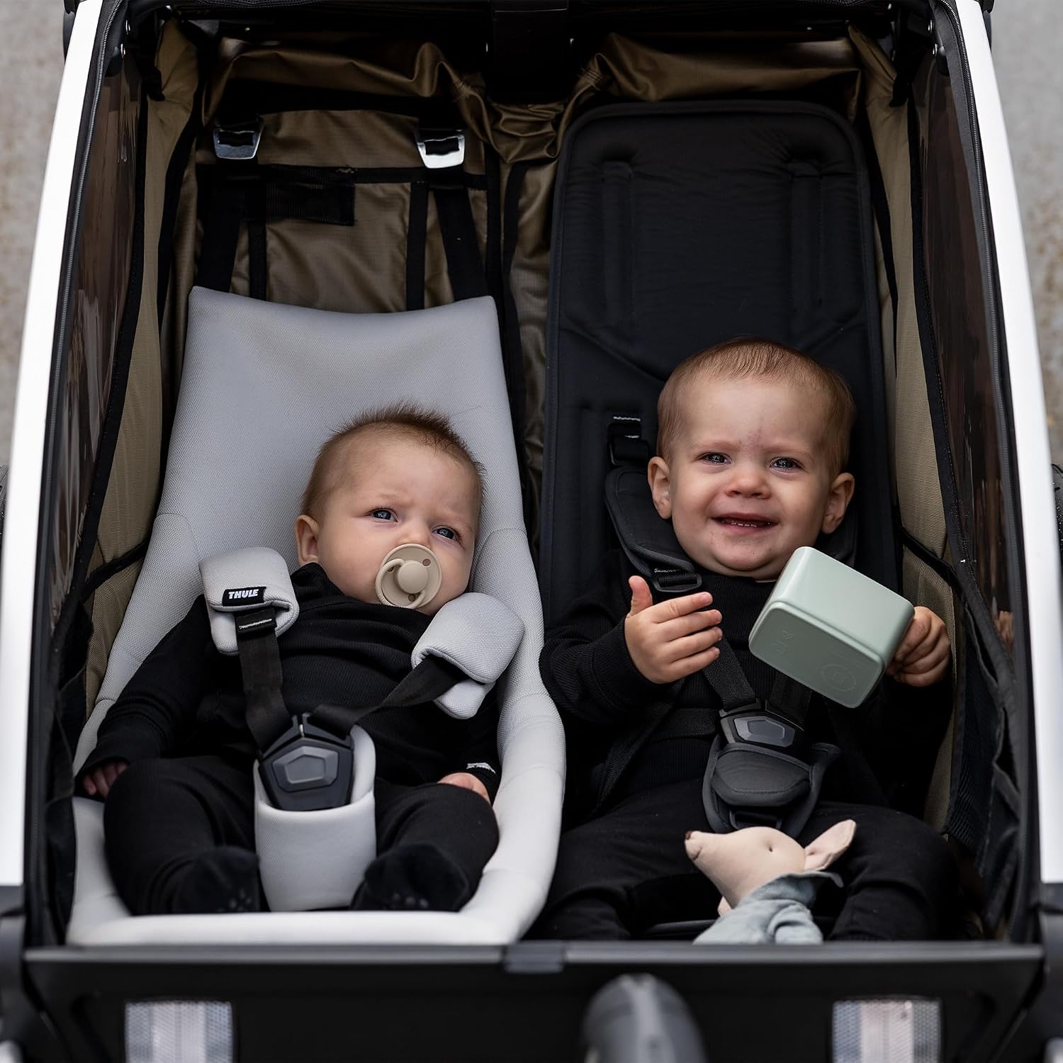 Thule Chariot Infant Sling - for Strolling - Padded - lateral Support - Maximum Stability - for Newborn Ages 1-10 Months