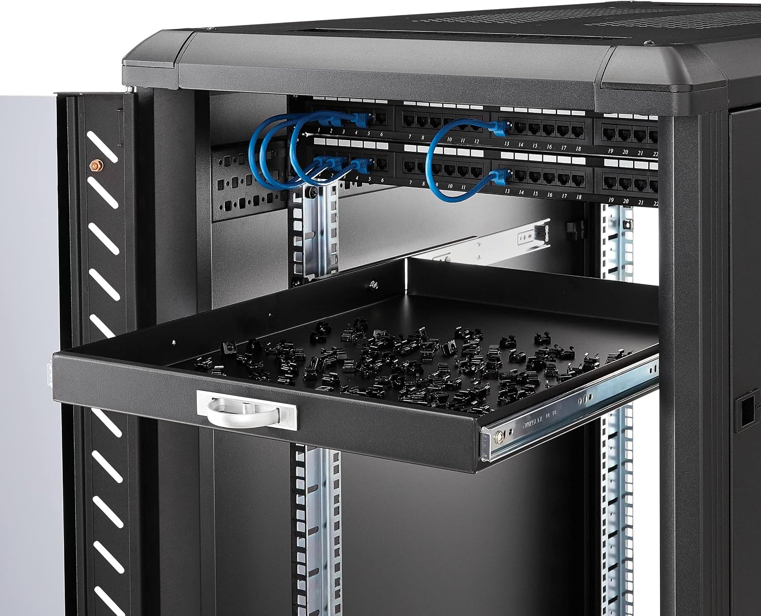 StarTech.com 1U Sliding Server Rack Mount Keyboard Shelf Tray, 55lbs (25Kg), 22in (55cm) Deep Steel Pull Out Drawer for Racks