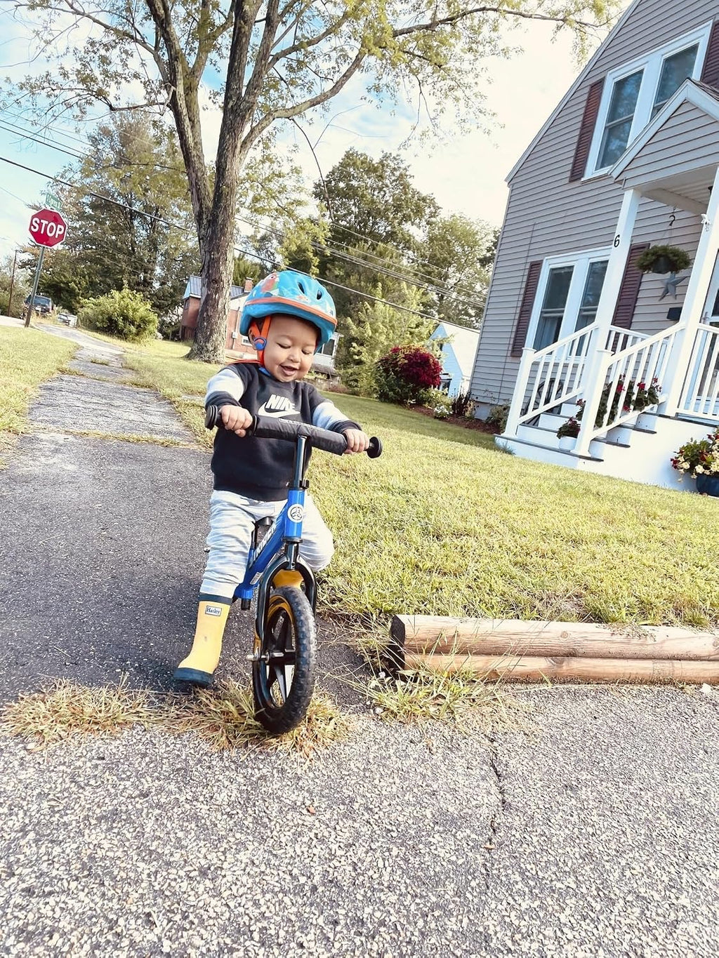 Strider 12' Sport Bike - No Pedal Balance Bicycle for Kids 1 to 4 Years - Includes Safety Pad, Padded Seat, Mini Grips & Flat-Free Tires - Tool-Free Assembly & Adjustments