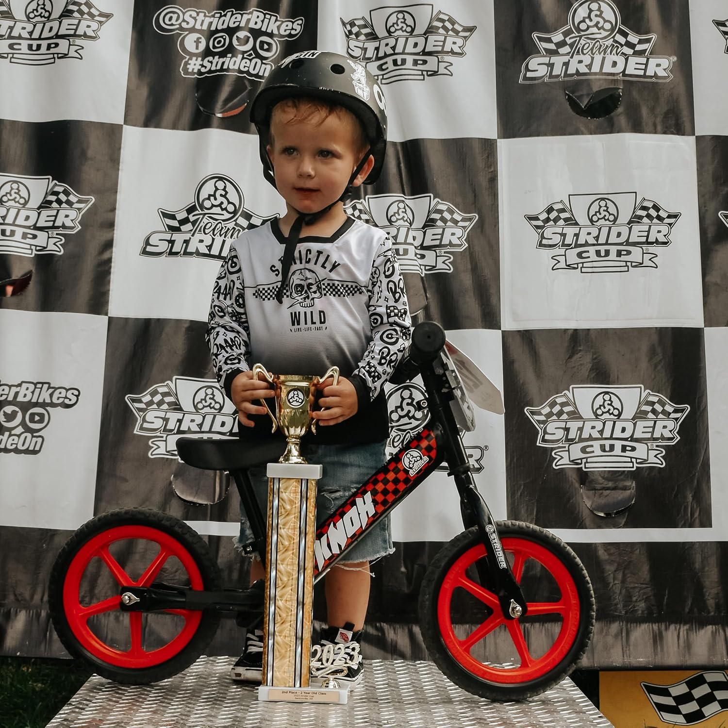 Strider 12' Sport Bike - No Pedal Balance Bicycle for Kids 1 to 4 Years - Includes Safety Pad, Padded Seat, Mini Grips & Flat-Free Tires - Tool-Free Assembly & Adjustments