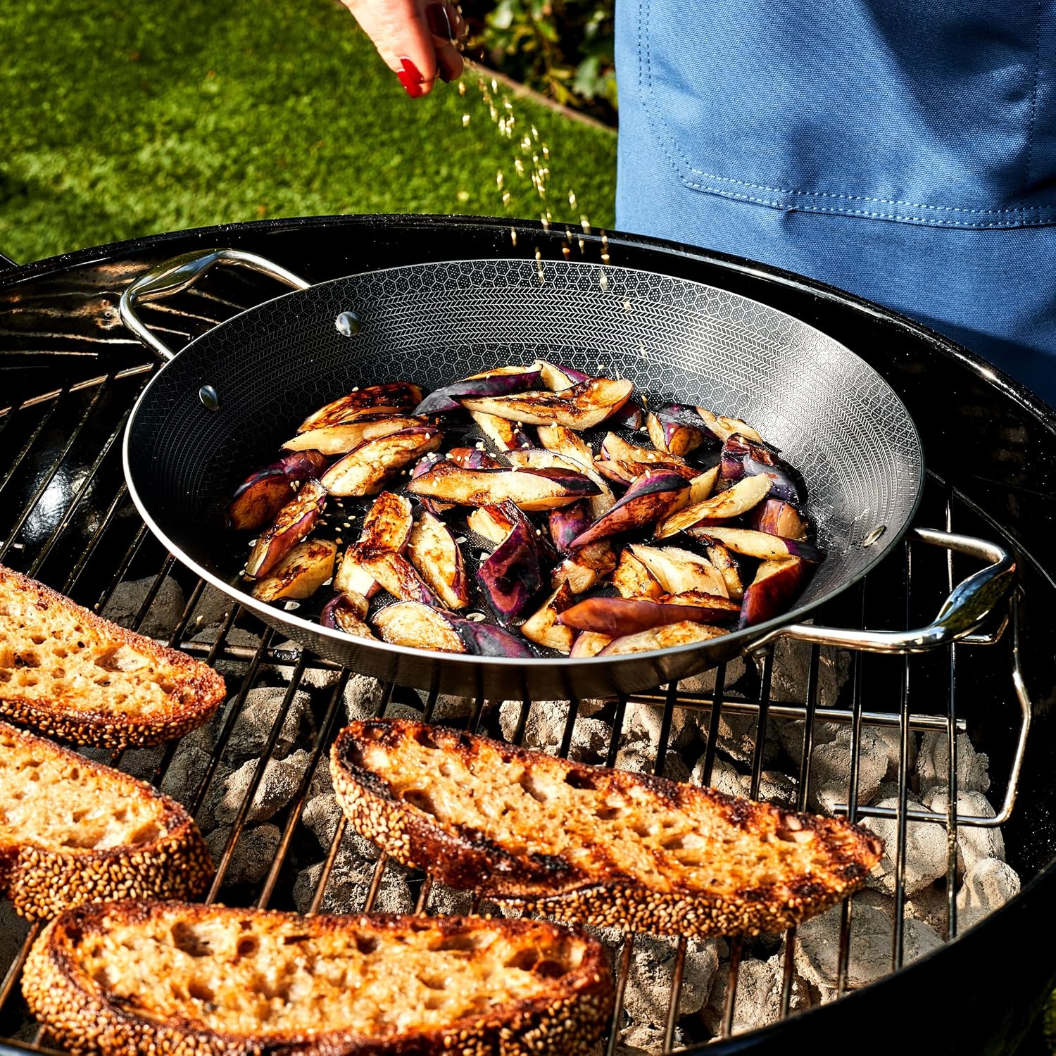 HexClad Hybrid Nonstick BBQ Grill Pan, Dishwasher-Friendly, BBQ and Oven-Safe Up to 900°F